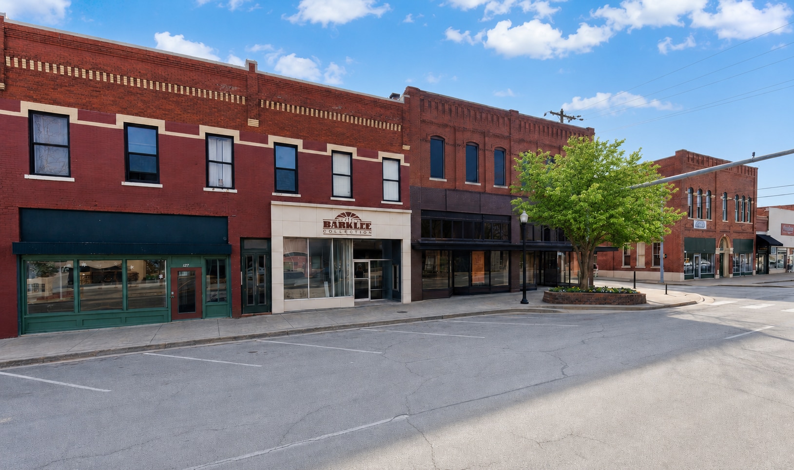 126 W Main St, Ardmore, OK for lease Interior Photo- Image 1 of 3