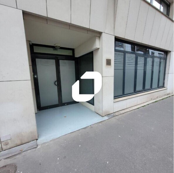 Office in Boulogne-Billancourt for lease - Building Photo - Image 2 of 7