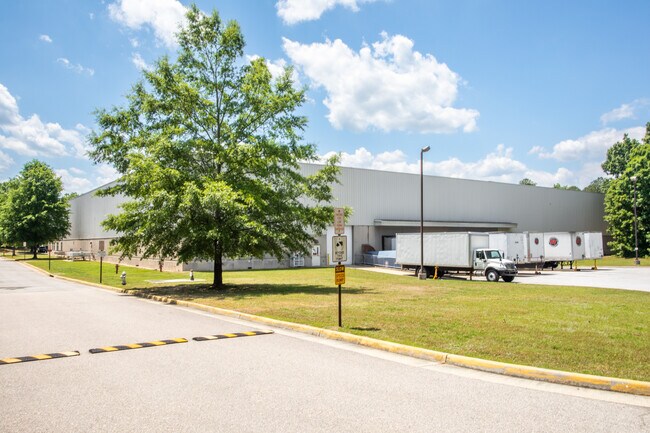 Plus de détails pour 8001 Greenpine Rd, North Chesterfield, VA - Industriel à louer