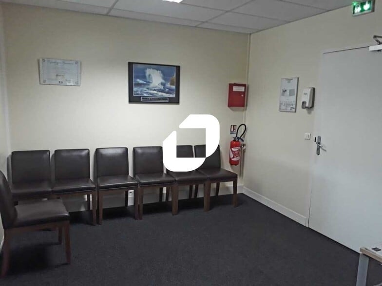 38 Rue De La Station, Franconville for lease - Interior Photo - Image 3 of 11