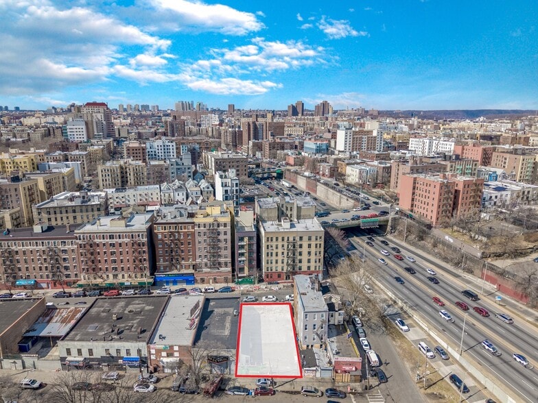 1695 Carter Ave, Bronx, NY for sale - Building Photo - Image 3 of 9