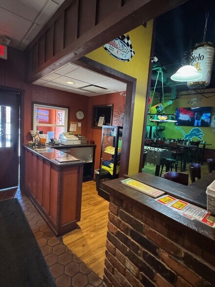 50285 Mound Rd, Shelby Township, MI à vendre - Photo du bâtiment - Image 3 de 27