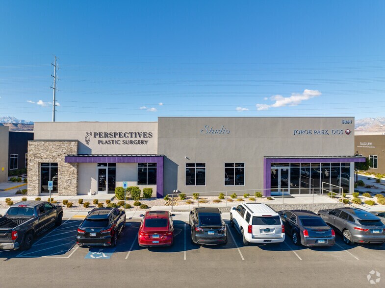 5864 S Durango Dr, Las Vegas, NV à vendre - Photo du bâtiment - Image 3 de 8