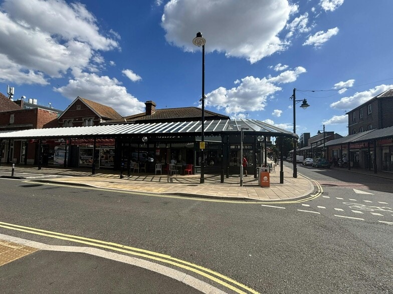 38 Market St, Eastleigh for sale - Building Photo - Image 2 of 19