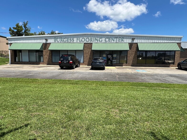 4989 Mercer University Dr, Macon-Bibb, GA for lease - Building Photo - Image 1 of 13