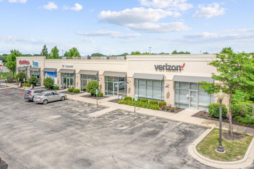 1672-1684 S Galena Ave, Dixon, IL à louer - Photo du bâtiment - Image 3 de 12