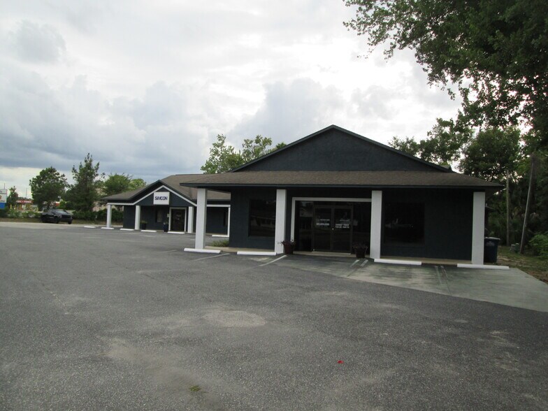 100 W Burleigh Blvd, Tavares, FL à louer - Photo du bâtiment - Image 3 de 11