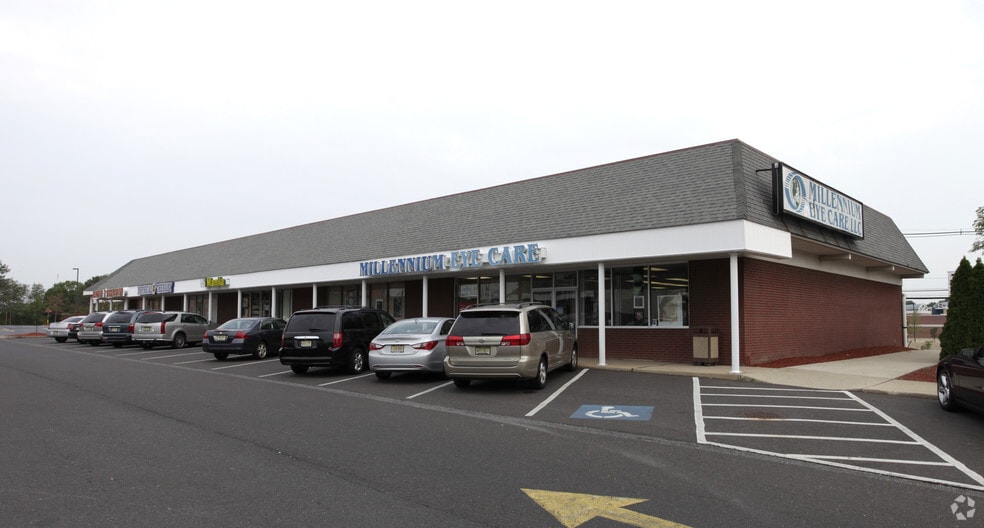 400 US Highway 130, East Windsor, NJ for lease - Primary Photo - Image 1 of 4