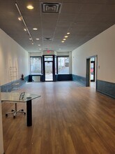 689-697 Belmont St, Belmont, MA à louer Photo intérieure- Image 2 de 5