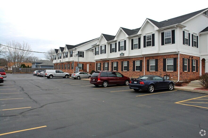 27W130 Roosevelt Rd, Winfield, IL à louer - Photo du bâtiment - Image 3 de 11