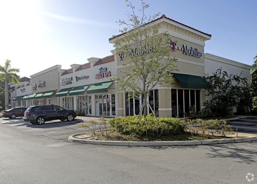 1011-1021 W Hallandale Beach Blvd, Hallandale, FL for lease - Building Photo - Image 1 of 9