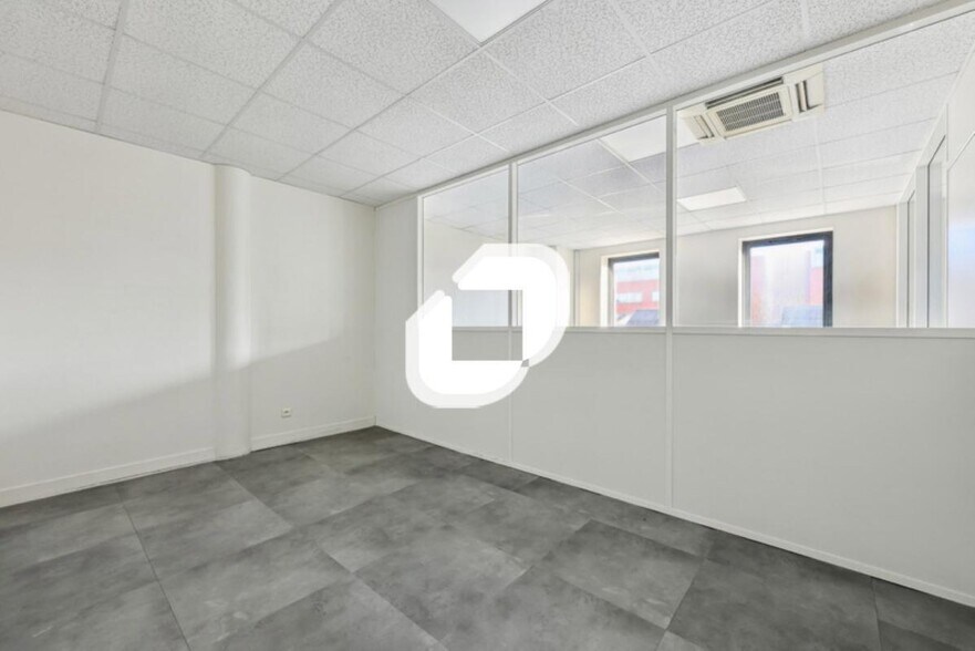 Office in Bussy-Saint-Georges for sale - Interior Photo - Image 3 of 4