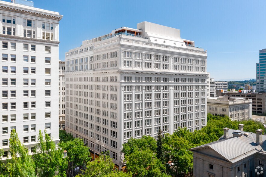 621 SW 5th Ave, Portland, OR à louer - Photo du bâtiment - Image 2 de 21