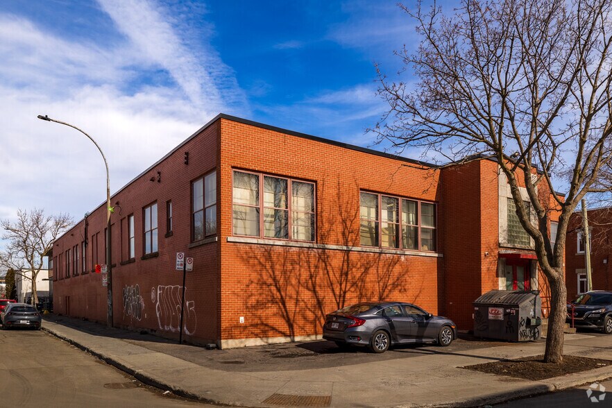 4215 Av Gascon, Montréal, QC à vendre - Photo du bâtiment - Image 2 de 14