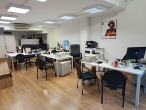 Commerce de détail dans Viladecans, Barcelona à louer Photo intérieure- Image 2 de 3