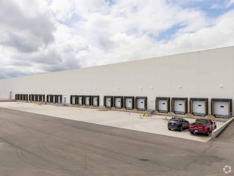 540 Hanlon Creek Blvd, Guelph, ON for lease - Building Photo - Image 3 of 6