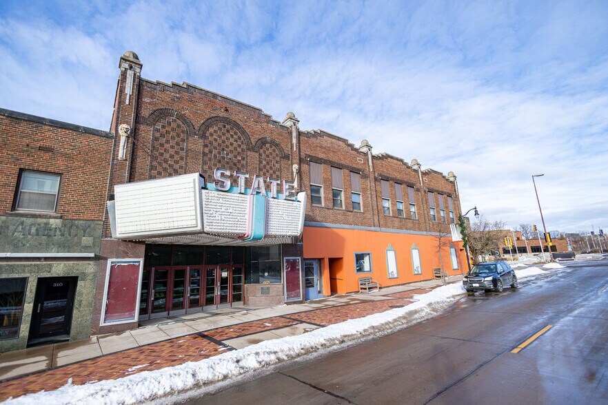 312 Eau Claire St, Eau Claire, WI à vendre - Photo du bâtiment - Image 3 de 37