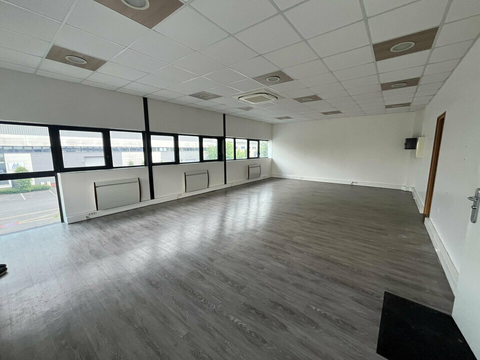 17 Avenue Christian Doppler, Bailly-Romainvilliers for lease Interior Photo- Image 1 of 4