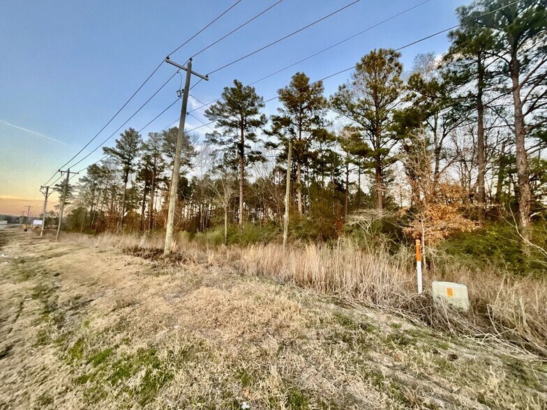2232 Medford Loop, Lufkin, TX à vendre - Photo du bâtiment - Image 2 de 12