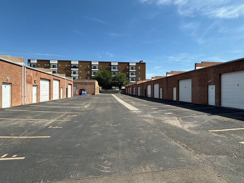 319 Claremont Ave NW, Albuquerque, NM for lease - Building Photo - Image 2 of 6