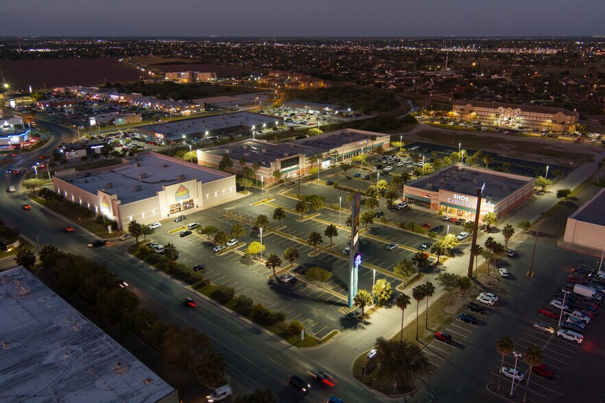 3000 Pablo Kisel Blvd, Brownsville, TX à louer - Photo du bâtiment - Image 1 de 19