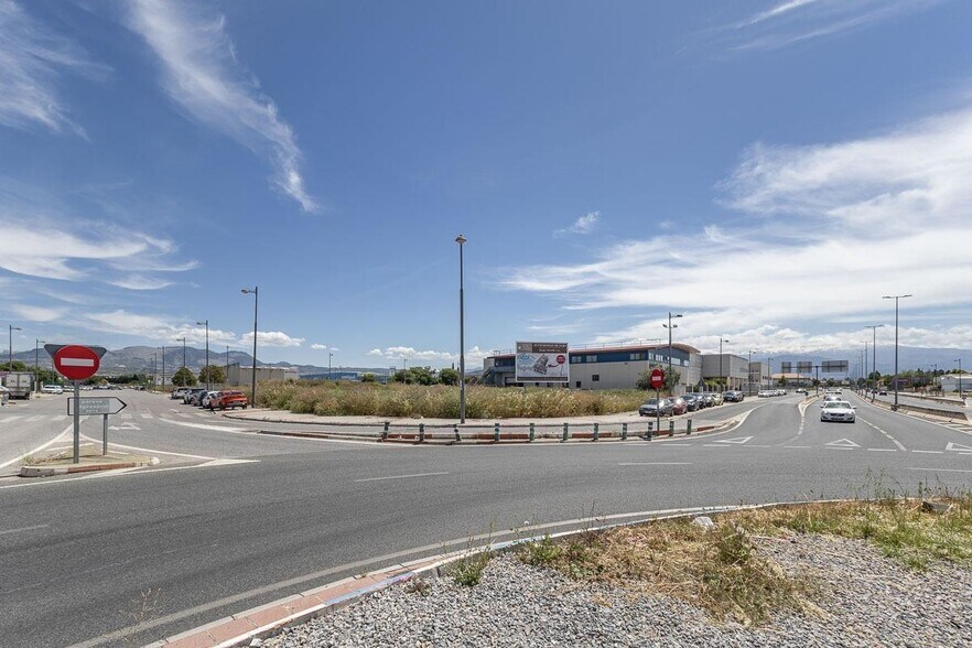 Carretera de Córdoba, 69, Granada, Granada for sale - Building Photo - Image 3 of 12