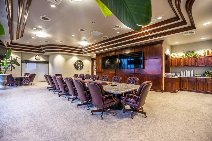 701 Cedar Lake Blvd, Oklahoma City, OK à louer - Photo intérieure - Image 3 de 31