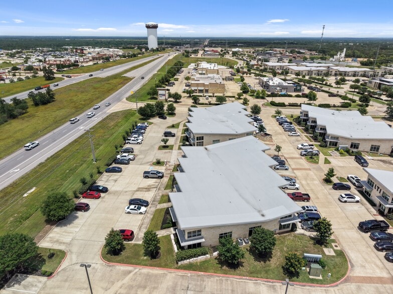 750 William D Fitch Pky, College Station, TX for lease - Building Photo - Image 3 of 11