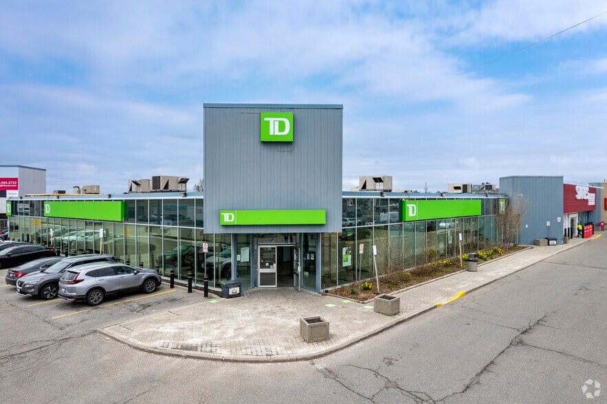 3140-3170 Dufferin St, Toronto, ON à louer - Photo du bâtiment - Image 1 de 5