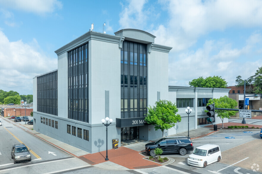 201 N Main St, Anderson, SC for lease - Building Photo - Image 1 of 44