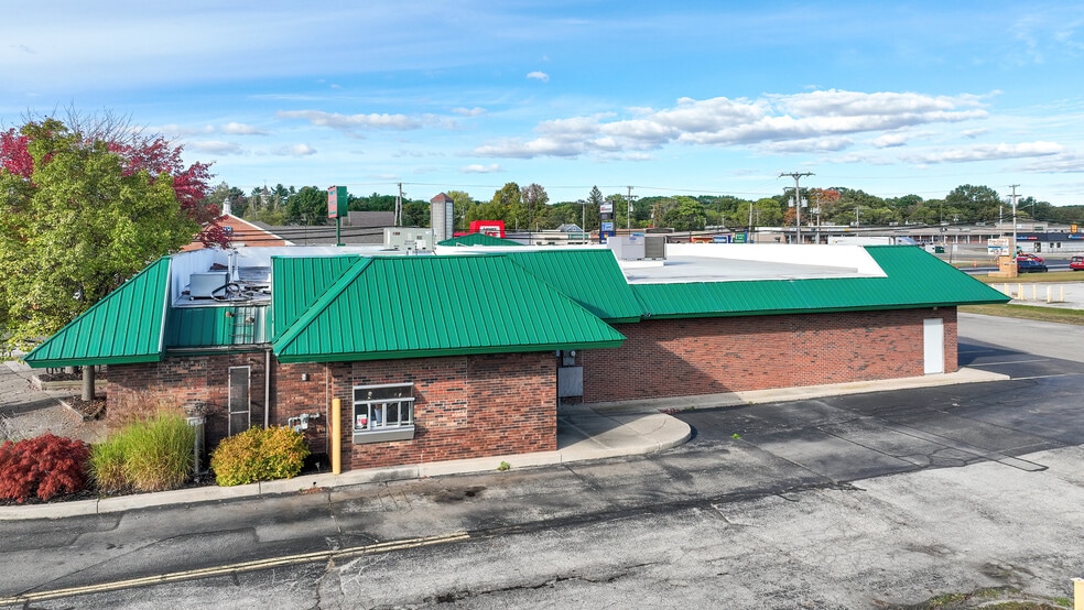 5865 W US Highway 10, Ludington, MI for lease - Building Photo - Image 2 of 6