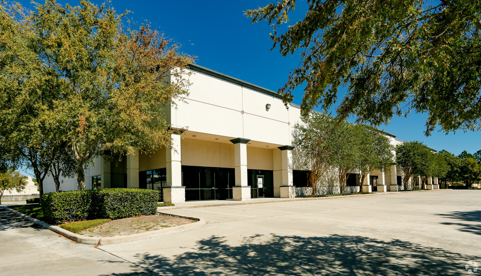 8280 Willow Place Dr N, Houston, TX for lease Building Photo- Image 1 of 3