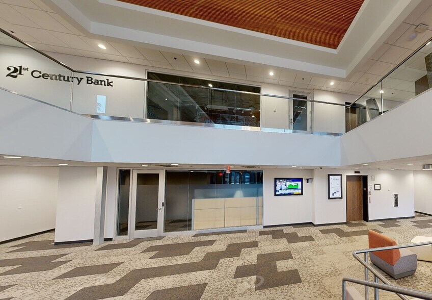 2361 W Highway 36, Roseville, MN à louer - Numérisation 3D de Matterport - Image 2 de 27