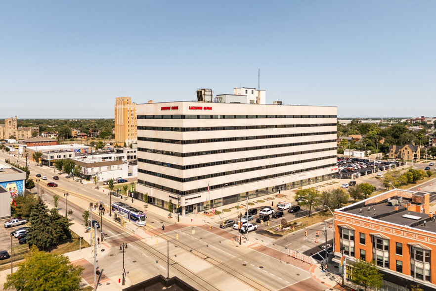 7300 Woodward Ave, Detroit, MI à louer - Photo du b timent - Image 3 de 15