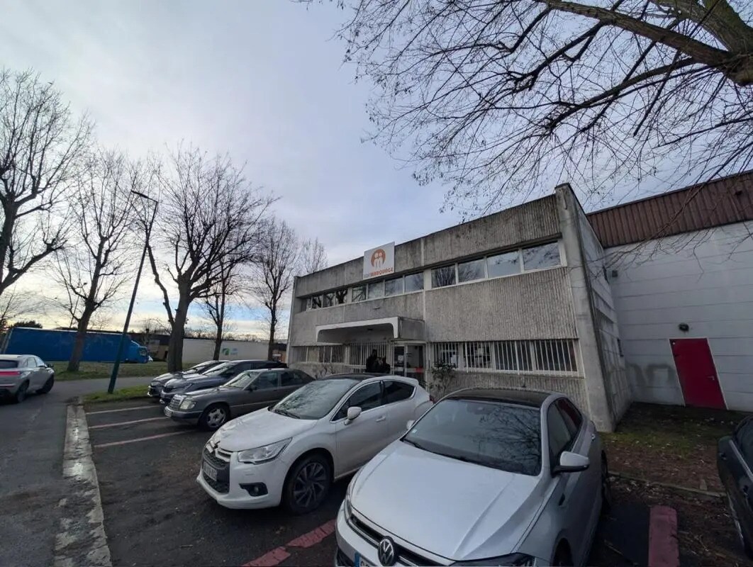 27 Rue De Bretagne, SAINT-OUEN-L'AUMONE for lease Building Photo- Image 1 of 13