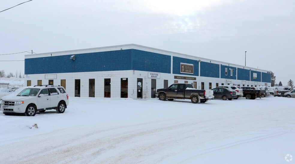 4403 56th Ave, Leduc, AB à louer - Photo principale - Image 1 de 3