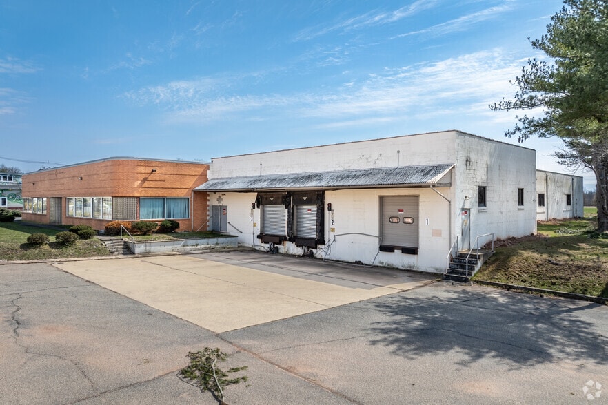 54 Highway 12, Flemington, NJ for lease - Building Photo - Image 2 of 5