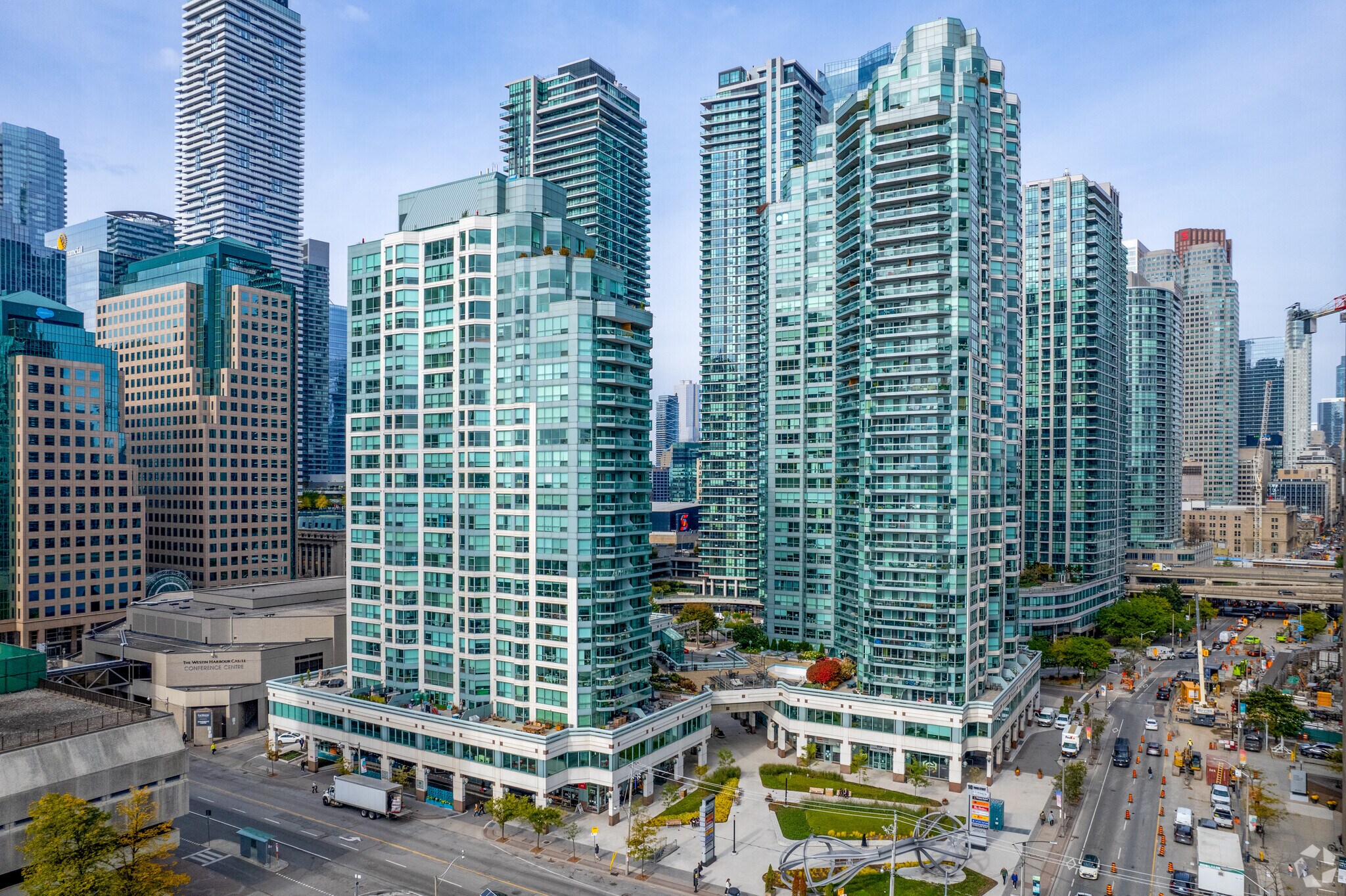 10 Yonge St, Toronto, ON for sale Primary Photo- Image 1 of 1