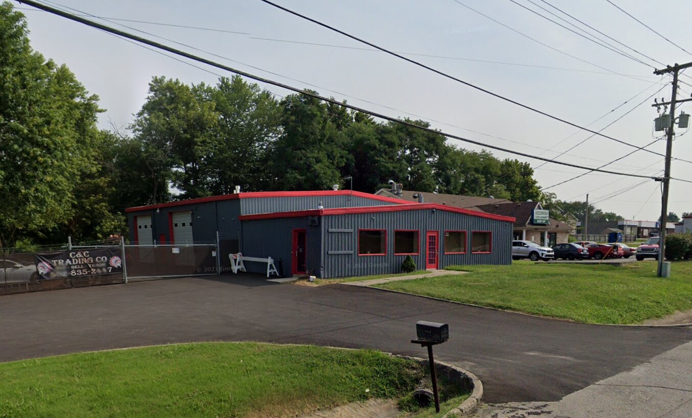 6521 Greenwood Rd, Louisville, KY for lease Primary Photo- Image 1 of 8