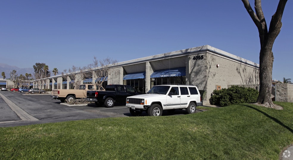 4025-4055 E Guasti Rd, Ontario, CA for lease - Building Photo - Image 2 of 7