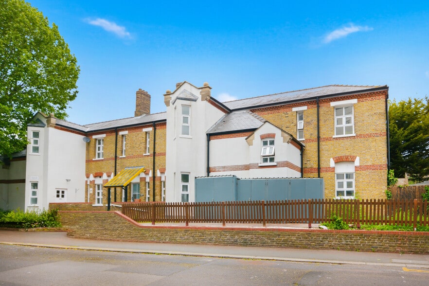 7 Langthorne Rd, Londres à vendre - Photo du bâtiment - Image 3 de 10