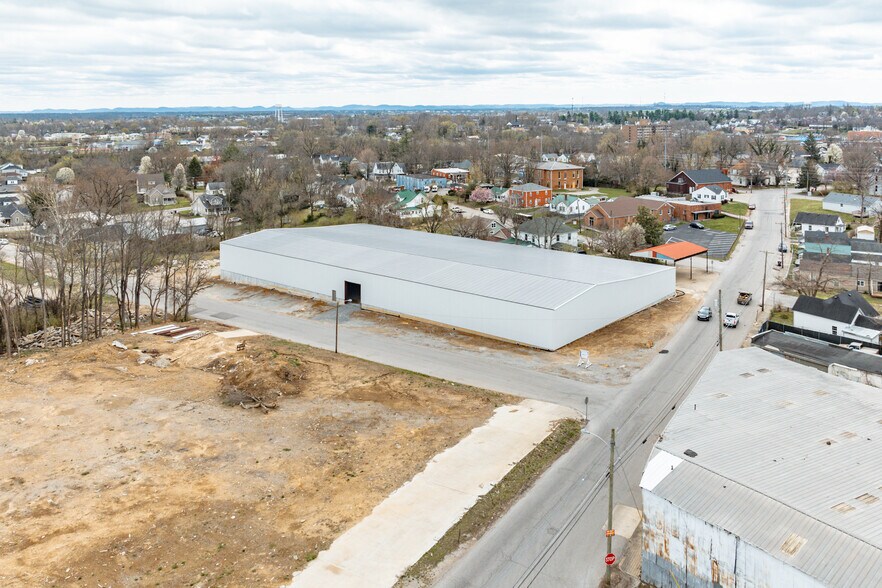 509 3rd St, Richmond, KY à vendre - Vidéo aérienne - Image 2 de 19