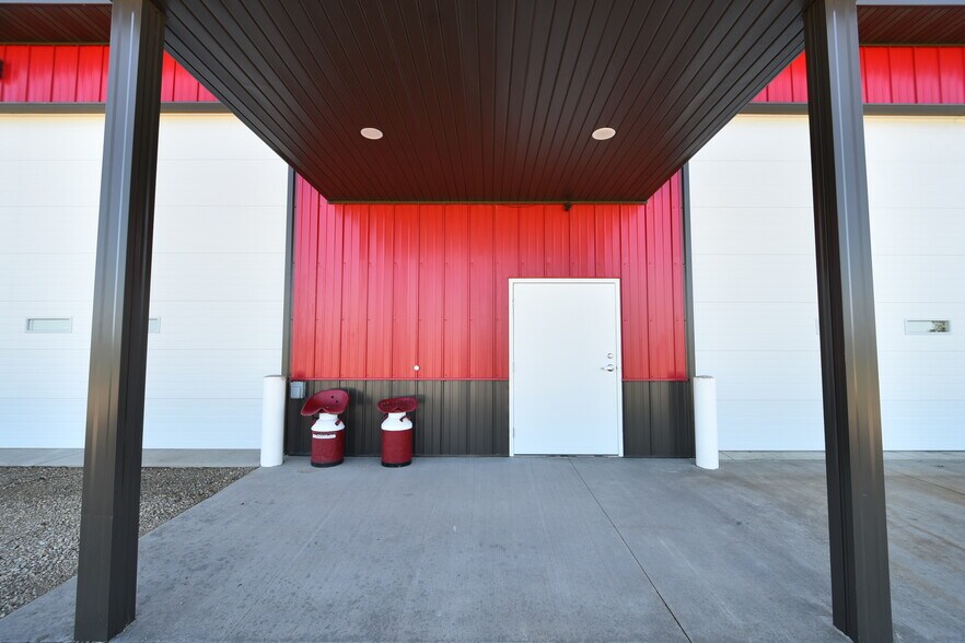 1095 Bioscience Dr SE, Pine Island, MN à vendre - Photo intérieure - Image 2 de 11