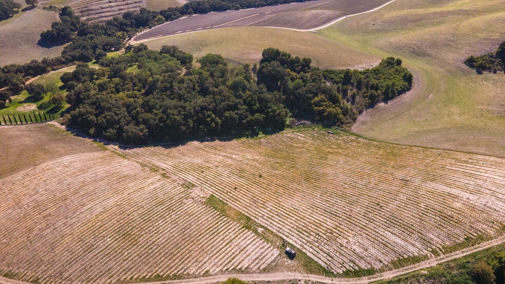 Rabbit Ridge Winery | Vineyard & Winery portfolio of 3 properties for sale on LoopNet.ca - Aerial - Image 3 of 15