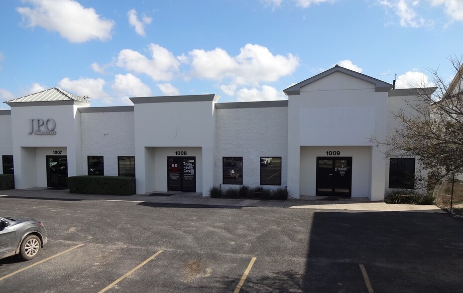 720 E Edinburg Ave, Edcouch, TX for lease - Building Photo - Image 1 of 6