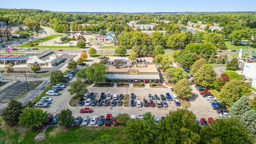 4340 Kenowa Ave SW, Grandville, MI à vendre - Photo du bâtiment - Image 2 de 6