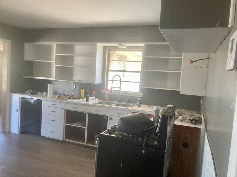 2010 TX-118, Alpine, TX à vendre - Photo du bâtiment - Image 2 de 26