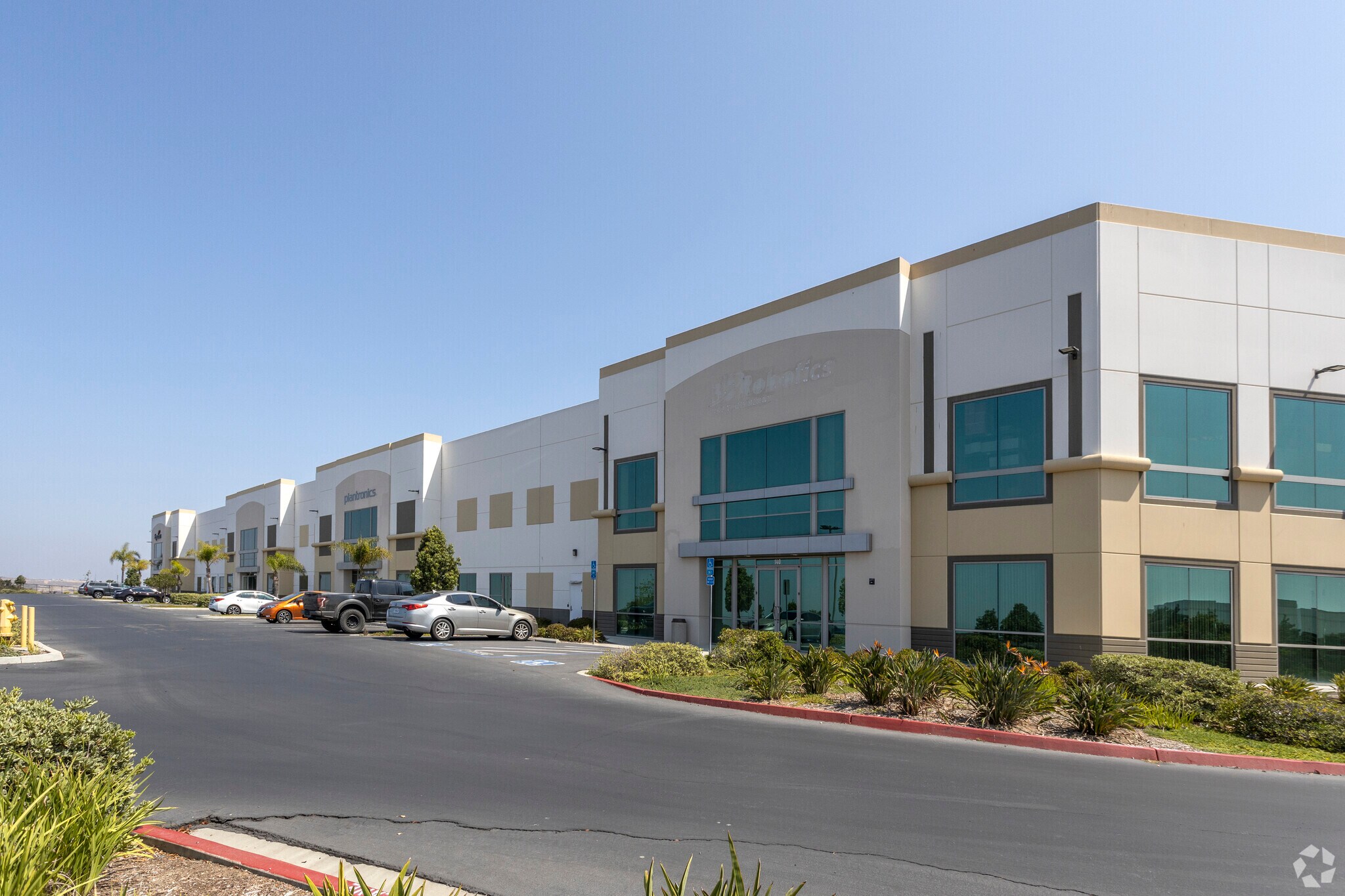 1470 Exposition Way, San Diego, CA à louer Photo du bâtiment- Image 1 de 6