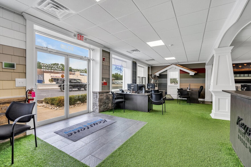 1029 US Highway 9, Howell, NJ for sale - Interior Photo - Image 3 of 15