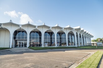 4215 S Staples St, Corpus Christi, TX for lease Building Photo- Image 1 of 1